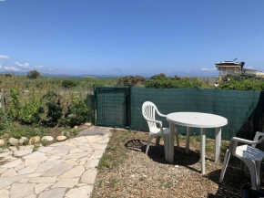 T2 Hyères : à 50m de la Plage, Proche du Port, Jardinet Privatif, Idéal Familles - FR-1-335-202